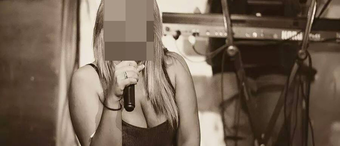 Αποκλειστικό :Ο επεισοδιακός χωρισμός Ελληνίδας τραγουδίστριας με τον μάνατζερ σύντροφό της και ο αρραβώνας-αστραπή (εικόνες)