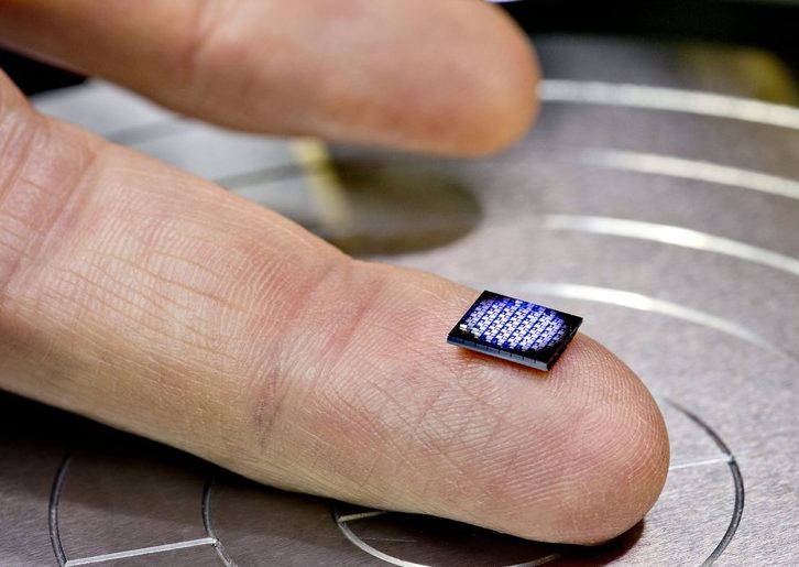 Ο μικρότερος υπολογιστής στον κόσμο έχει μέγεθος κόκκου αλατιού!