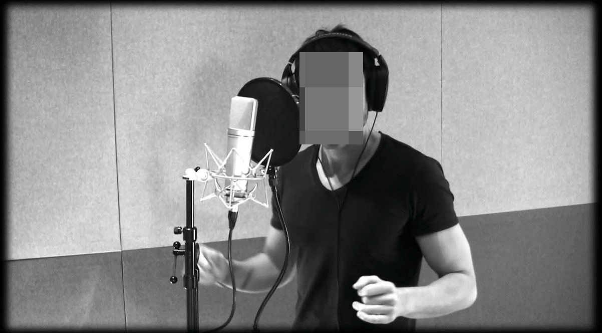 Σοκάρει για την κακοποίηση από τον πατέρα του Έλληνας τραγουδιστής