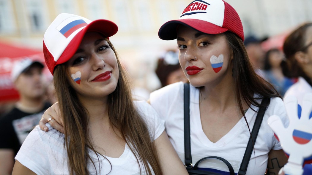 Απίστευτο: Φαστφουντάδικο προκαλεί Ρωσίδες να μείνουν έγκυες από ποδοσφαιριστές στο Μουντιάλ… έναντι αμοιβής και χάμπουργκερ
