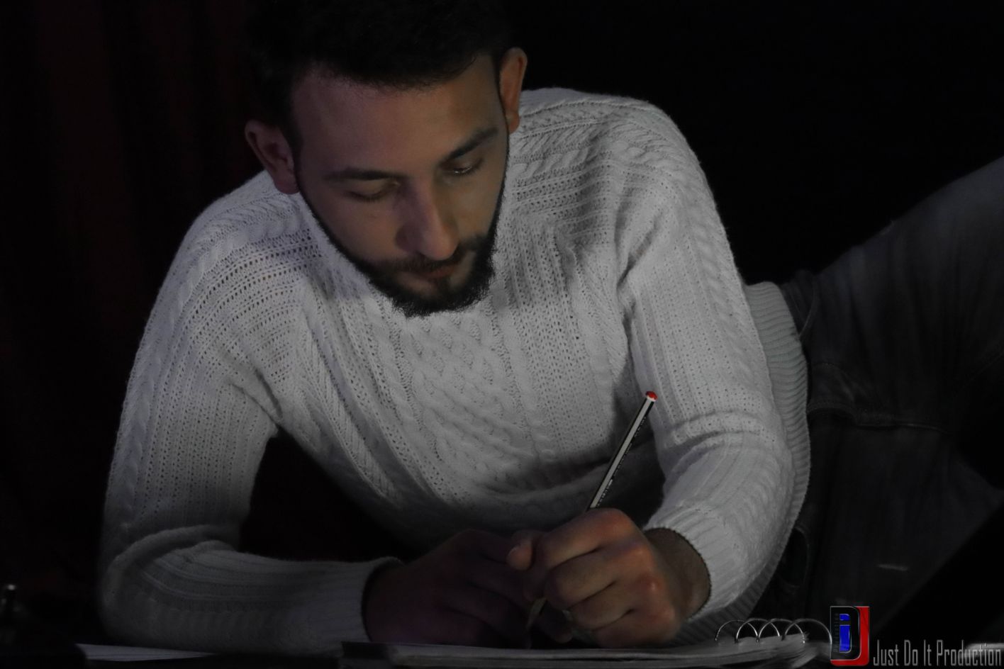 Γιώργος Δήμου: Συγκλονίζει με το τραγούδι, στη μνήμη του 17χρονου φίλου του που «έφυγε» σε τροχαίο (βίντεο)