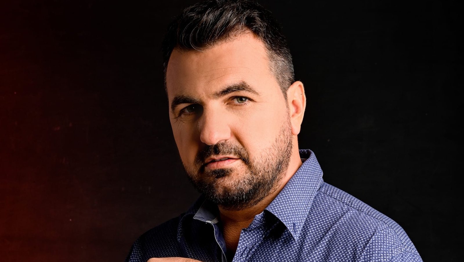 «Μια δικαιολογία»: Ξεπέρασε το 1 εκατομμύριο views το νέο τραγούδι του Λορέντζου Γκρέτσα