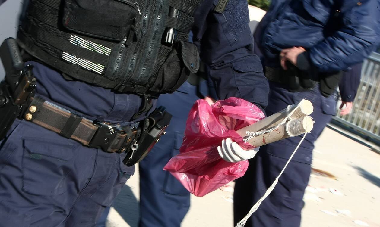 Σε εξέλιξη αστυνομική επιχείρηση για δύο εγκληματικές οργανώσεις που διακινούσαν ναρκωτικά στο περιθώριο αθλητικών εκδηλώσεων. 22 συλλήψεις μέχρι στιγμής