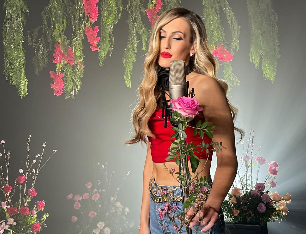 Stelia: Μας παρασύρει μουσικά με ένα special «Music Box Sessions» με 10 μεγάλες επιτυχίες (βίντεο)