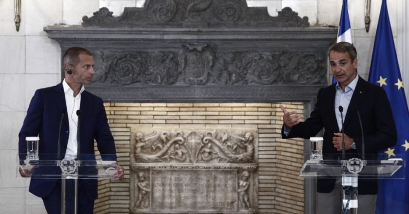 Μητσοτάκης: Κλείνουν όλες οι λέσχες οπαδών – Στην ΕΛ.ΑΣ ο έλεγχος στις θύρες των οργανωμένων