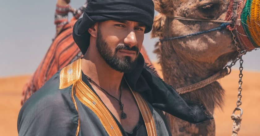 Idriz Sanie : O Αφγανός σταρ, μας συστήνεται στην Ελλάδα με το «Κάπου Μόνοι», και «παντρεύει» την περσική με την ελληνική μουσική (βιντεοκλίπ)