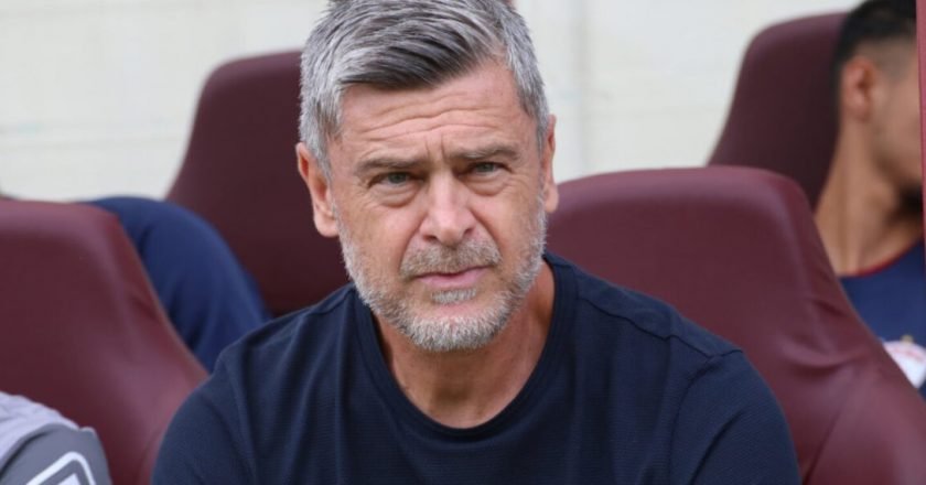 Μένει τελικά ο Δερμιτζάκης στην ΑΕΛ