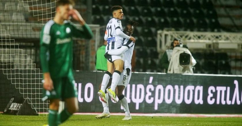 Πολύ σκληρός για να πεθάνει ο ΠΑΟΚ:Νίκησε τον ΠΑΟ με σκορ 2-1 και είναι πλέον μόνος πρώτος στη Σούπερ Λίγκα!
