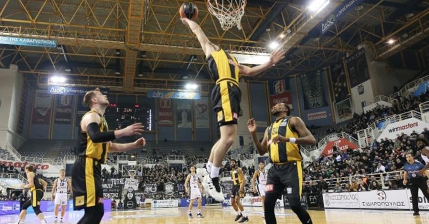 Κυριάρχησε στο «ντέρμπι δικεφάλων» και πήρε το πάνω χέρι για την είσοδο στην 6άδα η ΑΕΚ