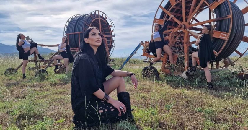 Ξεσηκώνει η Γιούλη Τάσσου με το νέο της τραγούδι