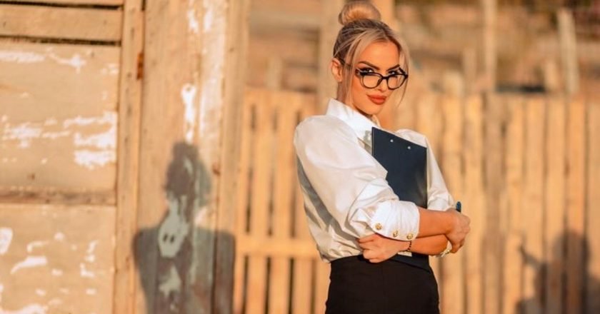 «Τώρα παράτα με»: Κυκλοφόρησε το νέο τραγούδι της Χρύσας Μπανδέλη