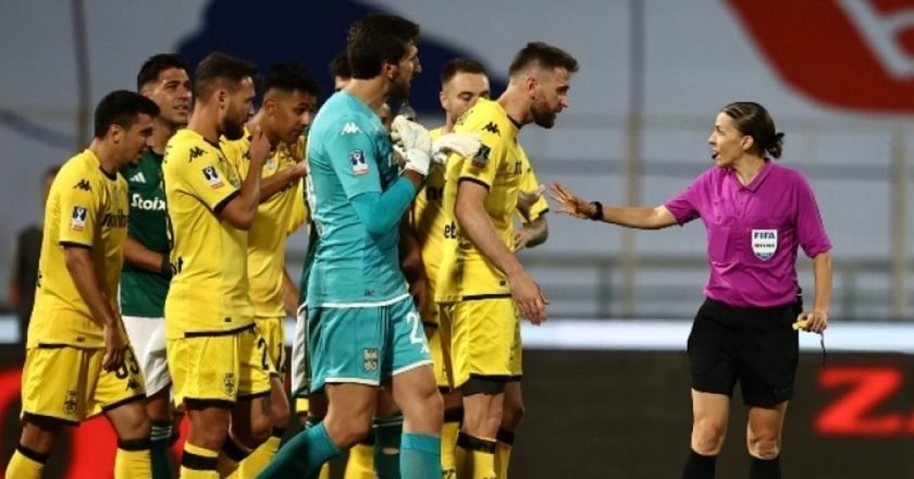 Μυθικό μήνυμα σε τουαλέτα της Θεσσαλονίκης με άρωμα… Φραπάρ: «Όποιος δεν τραβάει το καζανάκι, θα φάει κόκκινη»