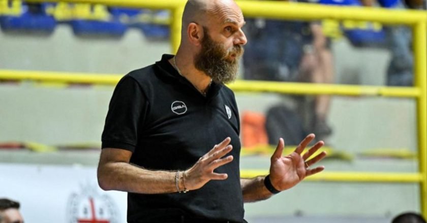 Στο γεγονός πως ο ΠΑΟΚ πάλεψε μέχρι το τέλος κόντρα στην Πετκιμσπόρ στάθηκε ο Μάσιμο Καντσελιέρι