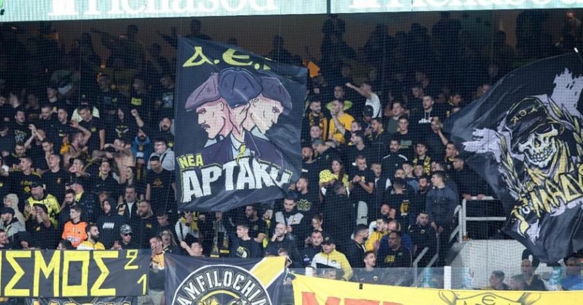 Σε εννέα συλλήψεις προχώρησε η ελληνική αστυνομία έπειτα από ελέγχους που πραγματοποιήθηκαν πριν τη σέντρα του ΑΕΚ-ΠΑΟΚ
