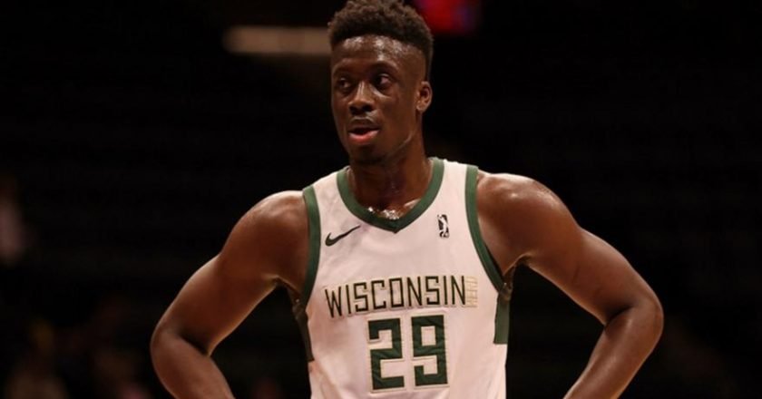 Τα ασπρόμαυρα του ΠΑΟΚ προβάρει ο Άλεξ Αντετοκούνμπο!