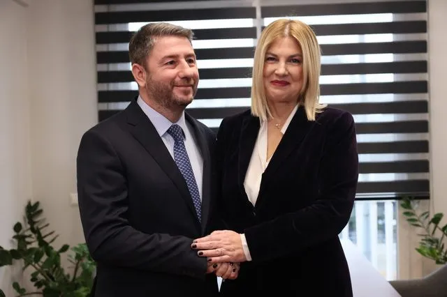 Την προσχώρησή της στο ΠΑΣΟΚ ανακοίνωσε και επίσημα η μέχρι πρότινος ανεξάρτητη βουλευτής Α’ Θεσσαλονίκης, Ράνια Θρασκιά