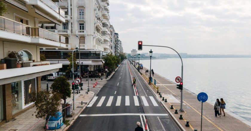 Σε πεζόδρομο έχει μετατραπεί σήμερα, Κυριακή, η Λεωφόρος Νίκης με πρωτοβουλία του Δήμου Θεσσαλονίκης
