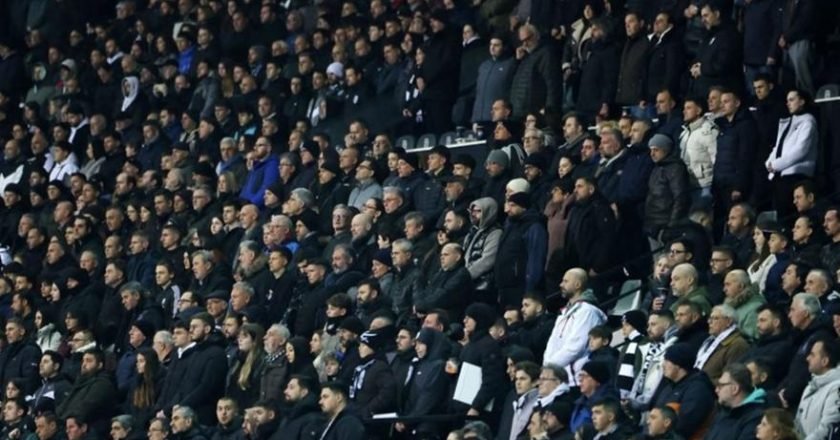 Φόρος τιμής για τα 57 θύματα της τραγωδίας των Τεμπών στο ΠΑΟΚ-Asteras AKTOR!