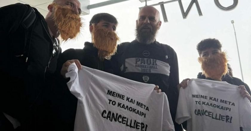 Οπαδοί του ΠΑΟΚ με… μούσι Καντσελιέρι ζήτησαν την παραμονή του Ιταλού και του χρόνου!