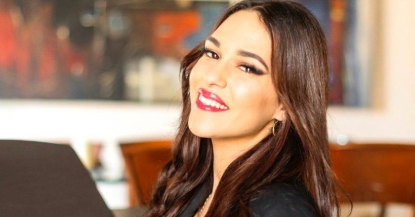 Ύμνος στην αγάπη το νέο τραγούδι της Στεφανίας Παπασταματίου