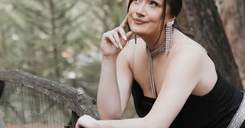 Ελάινα Πούλος: Η Ελληνίδα ομογενής που ανέβασε τον ρυθμό στην παρέλαση της Νέας Υόρκης (βίντεο)