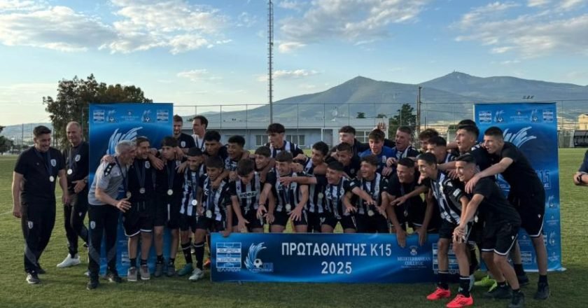 Η Super League Κ15 «βάφτηκε» -ξανά- ασπρόμαυρη, με τα «αετόπουλα» να σηκώνουν στον… ουρανό της Θεσσαλονίκης, το τρίτο συνεχόμενο πρωτάθλημα!