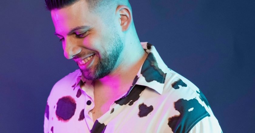 Cruze: «Πως» κατάφερε να κάνει την μουσική έκπληξη με το νέο του summer hit (βιντεοκλιπ)