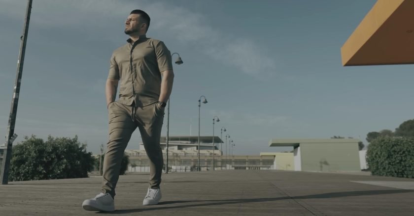 Πιλάτος Κουνατίδης: Κυκλοφόρησε το απόλυτο καλοκαιρινό hit «2 Λεπτά»