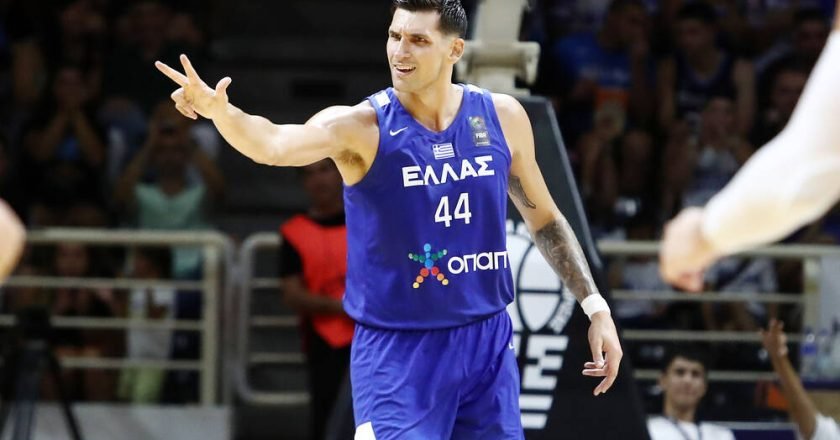 Η Εθνική τα… έσπασε από την περιφέρεια, αλλά με αντεπίθεση στην τέταρτη περίοδο και κορυφαίο τον Ντίνο Μήτογλου νίκησε 69-61 το Μαυροβούνιο