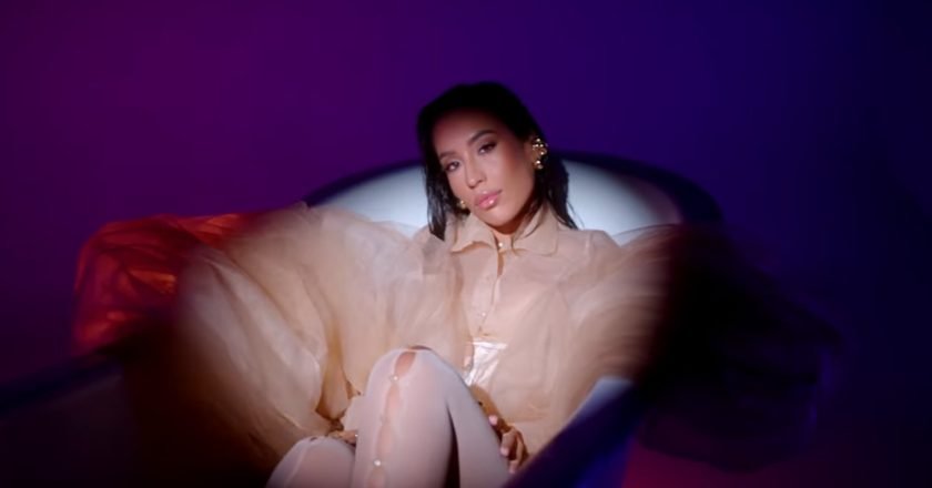 Η Φαίη Θεοχάρη σε μια νέα version της επιτυχίας «Συγκοινωνούντα Δοχεία»