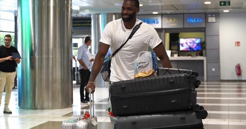 Προσγειώθηκε στη Θεσσαλονίκη ο Μάρβιν Τζόουνς και αρχίζει προπονήσεις με τον ΠΑΟΚ