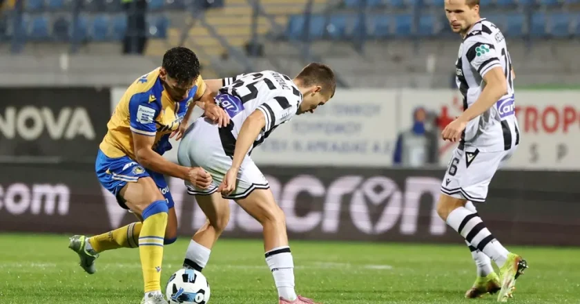 Δεύτερη συνεχόμενη απώλεια βαθμών για τον «Δικέφαλο του Βορρά», ο οποίος έχασε μέσα από τα χέρια του το «τρίποντο» στην Τρίπολη