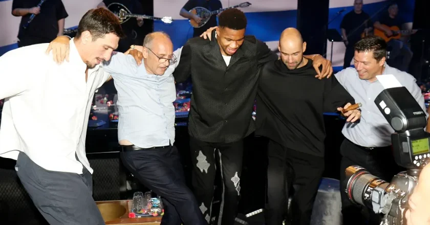 Η Εθνική Ελλάδος γλέντησε στα μπουζούκια το χάλκινο στο EuroBasket