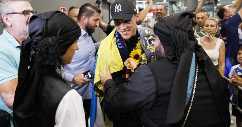 Αποθέωση στο αεροδρόμιο Μακεδονία για τον μυθικό Κουγιουμτσίδη!