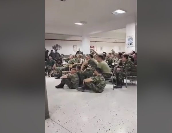 Βίντεο έπος από το ΚΨΜ στη Θήβα: ΠΑΟΚτσήδικη κερκίδα από φαντάρους! (video)