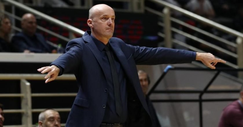 Ζντοβτς: Πλέον το μυαλό στο ντέρμπι με τον Άρη