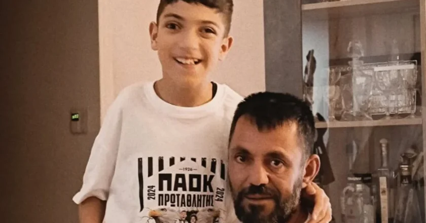 Κέλλυ Κελεκίδου: Το συγκινητικό βίντεο με τον μικρό Γιαννάκη του ΠΑΟΚ να ερμηνεύει μαζί της Βασίλη Καρρά (βίντεο)