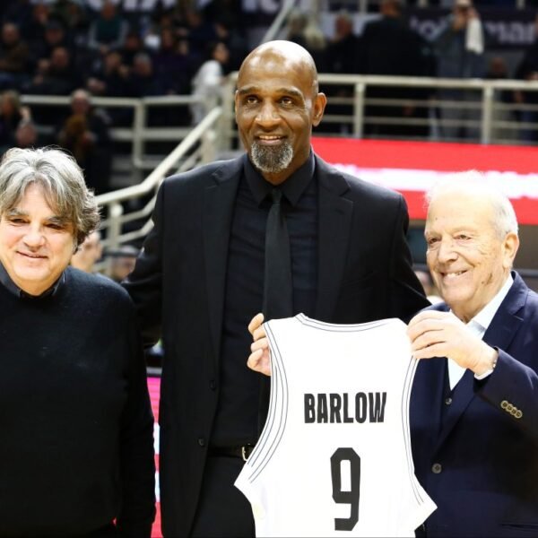 Ο Κεν Μπάρλοου τιμήθηκε στην PAOK Sports Arena