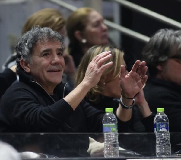 Εμψύχωσε τους παίκτες του ΠΑΟΚ ο Μυστακίδης μετά την ήττα από τον Παναθηναϊκό