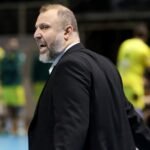 Στην ανατροπή του ΠΑΟΚ και στη διαιτησία στην αρχή της αναμέτρησης στάθηκε ο Βαλάντης Μαμάης