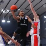 Σε ένα πραγματικό «θρίλερ», ο ΠΑΟΚ νίκησε τον Πανιώνιο 70-67 στη Γλυφάδα