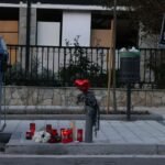 Λουλούδια και κασκόλ για τον 20χρονο φίλο του ΠΑΟΚ
