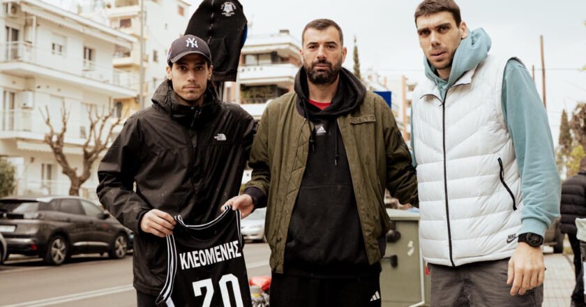 ΠΑΟΚ:Στο σημείο της δολοφονίας του Κλεομένη, οι καλαθοσφαιριστές του Δικεφάλου