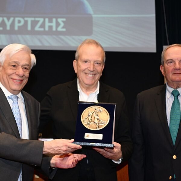 Σπουδαία τιμητική βράβευση για τον πρόεδρο της ΚΑΕ ΠΑΟΚ, Νίκο Βεζυρτζή