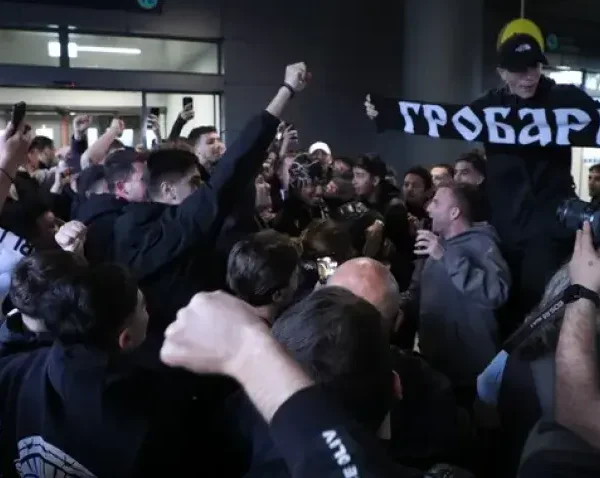 Θερμή υποδοχή Θερμή υποδοχή των φιλάθλων του ΠΑΟΚ στους θριαμβευτές της Ισπανίας (VIDEO)