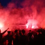 Έκαναν «Παλατάκι» την πλατεία Ναυαρίνου οι φίλοι του ΠΑΟΚ