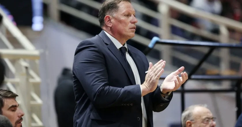 Μπουντούρης: «Απομένουν δύο ματς – Ευελπιστώ ότι θα γελάσουμε σε λίγο καιρό»