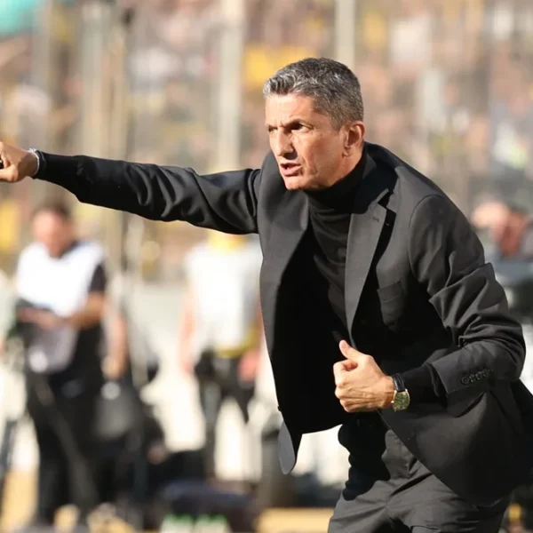 Ο Ρουμάνος τεχνικός του ΠΑΟΚ δεν κρύφτηκε πίσω από το δάχτυλό του μετά την παράδοση άνευ όρων στην ΑΕΚ