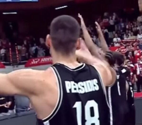 Οι ξέφρενοι πανηγυρισμοί των παικτών του ΠΑΟΚ και των φιλάθλων του που βρέθηκαν στη Μούρθια