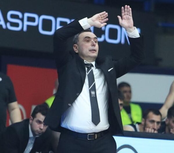 Τα συγχαρητήρια στους παίκτες του ΠΑΟΚ για την πρόκριση στα ημιτελικά της Stoiximan GBL έδωσε ο Παντελής Μπούτσκος